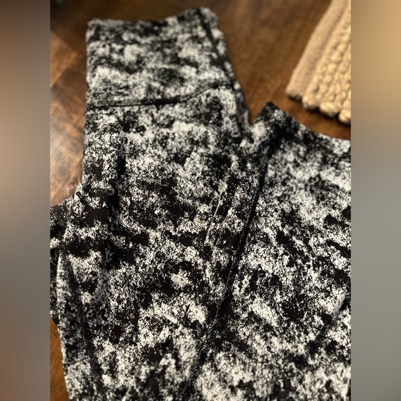Lululemon wonder jacquard black white mist leggings - Picture 7 of 10